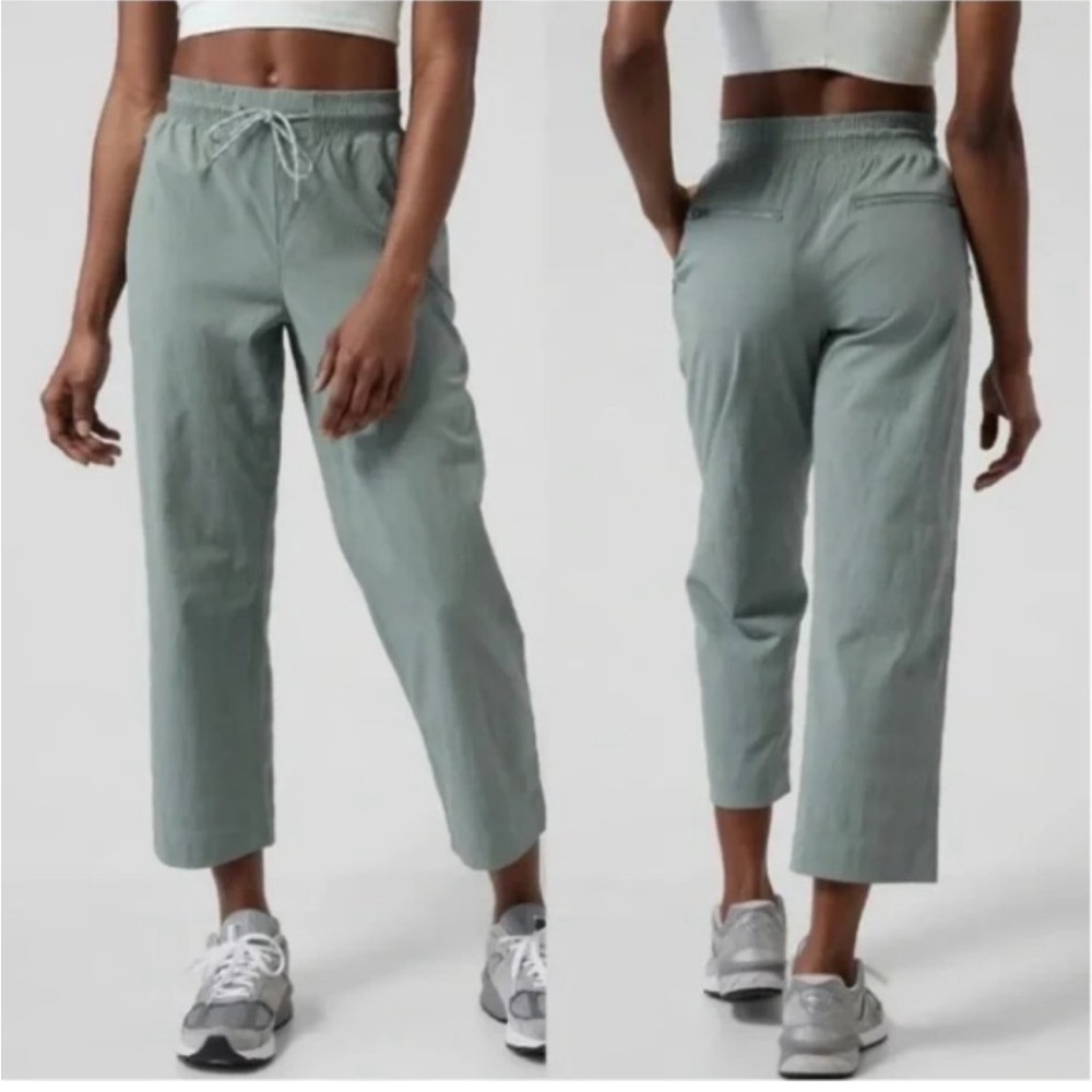 Athleta Trekkie Straight Crop Pant size 6